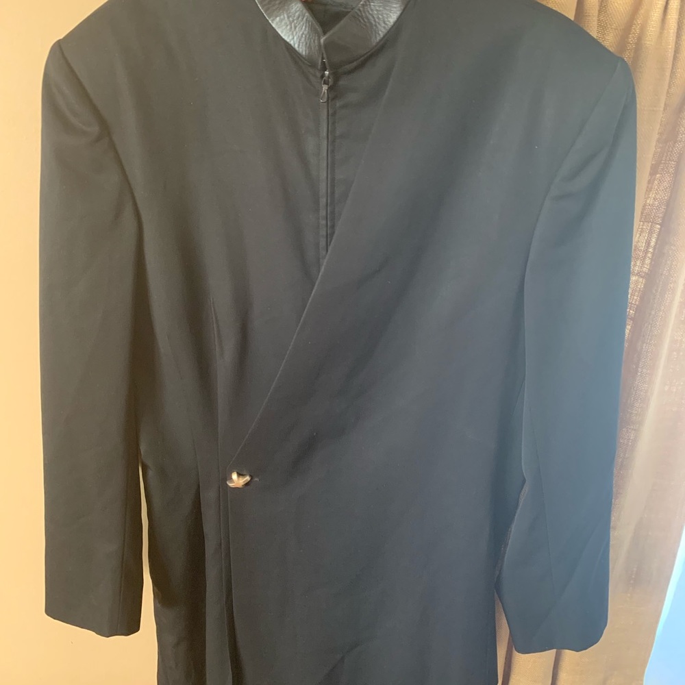 Suit - Picture 2 of 5
